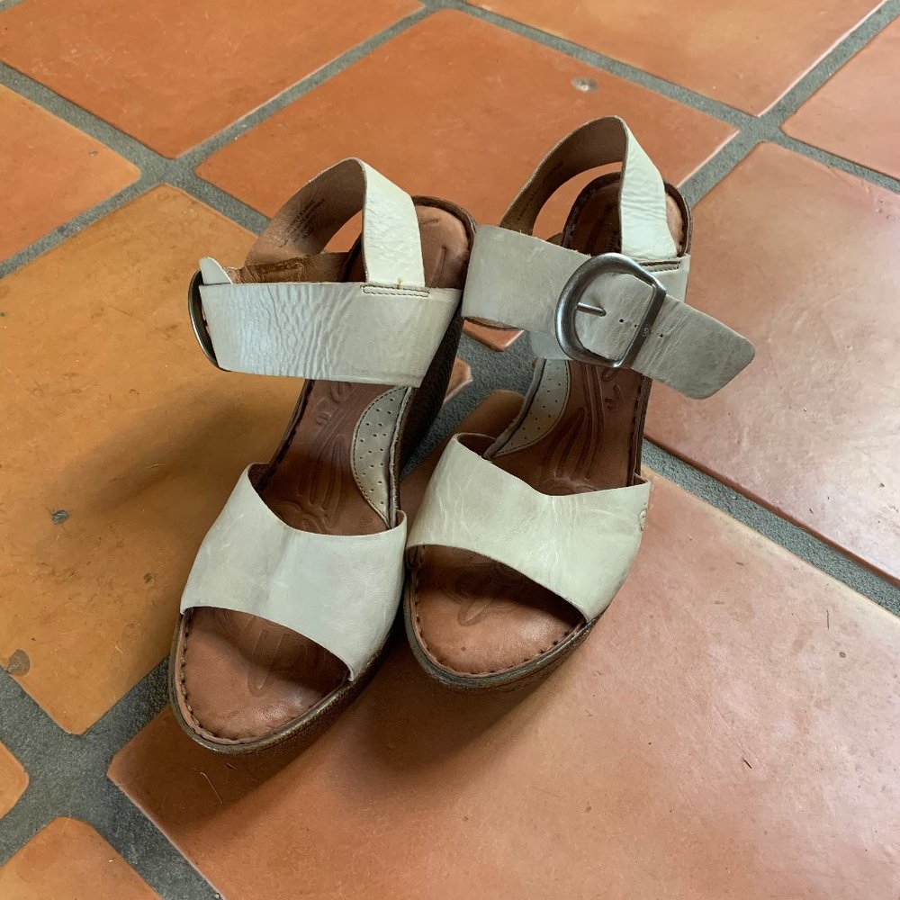 Women's Born Wedge Sandals Size 10